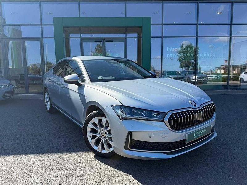 Pebble silver metallic Used 2025 Skoda Superb SE L Hatchback | £30,249 (Expensive) - Image 1/4