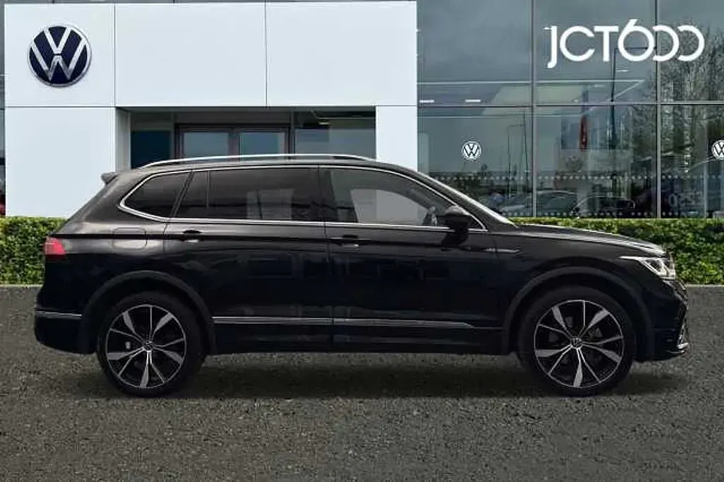 Used VW Tiguan Allspace R-line 150 HP (110 kW) 2023 Black SUV