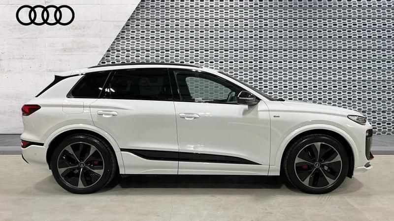 Begagnad Audi Q6 e-tron Advanced 285 kW (388 HK) 2025 Vit SUV