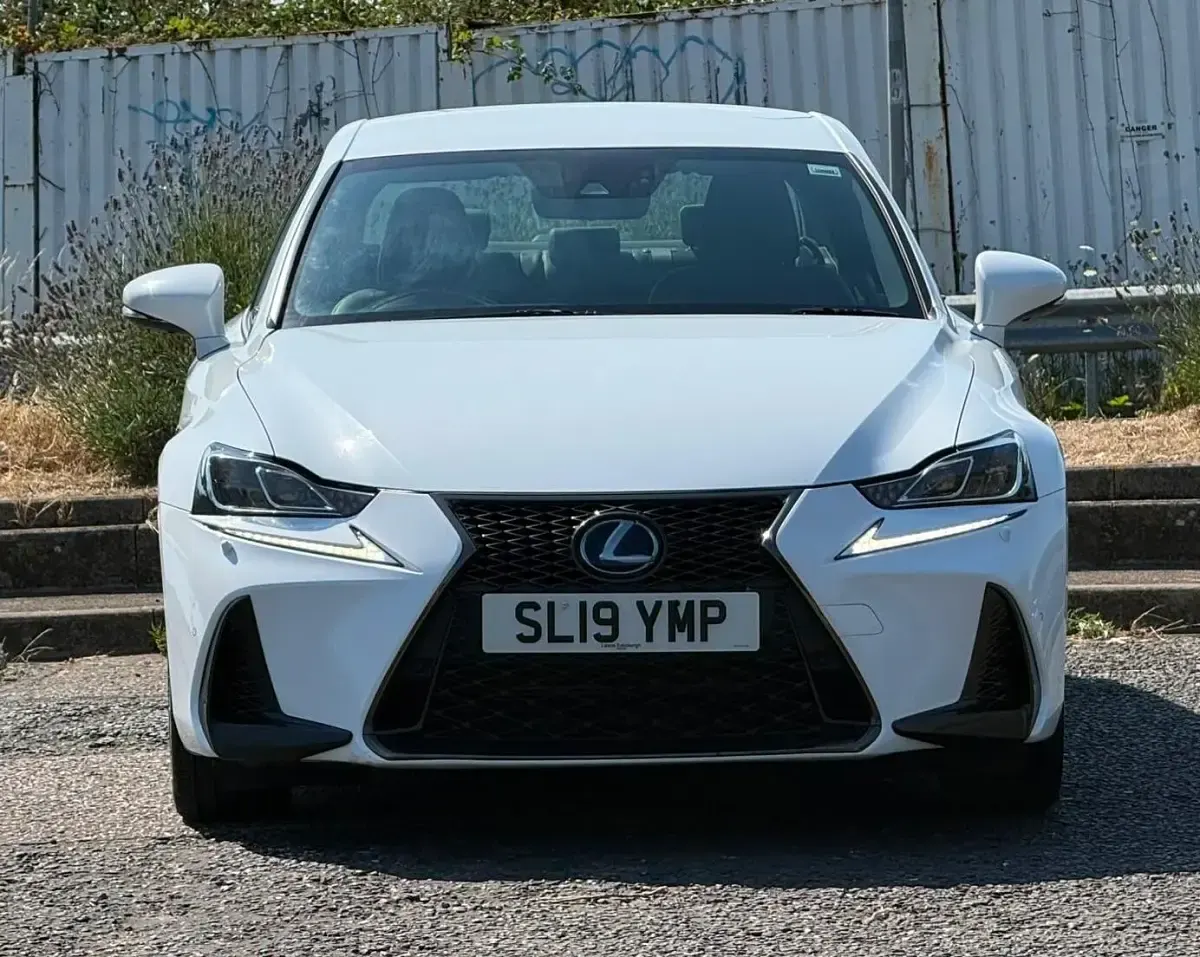 Used Lexus IS300h Sport Line 219 HP (161 kW) 2019 White Sedan