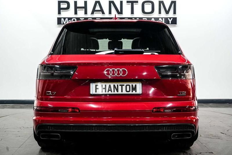 Begagnad Audi Q7 Black Edition 2018 Röd SUV