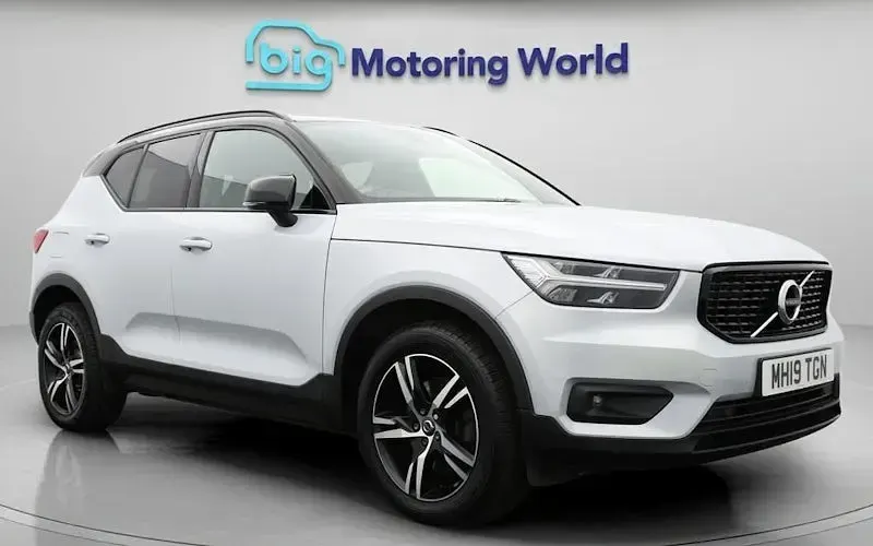 Used Volvo XC40 R-Design 190 HP (139 kW) 2019 SUV