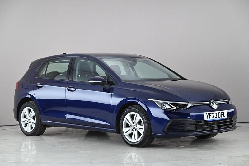 Second-hand VW Golf VIII Life 131 CP (96 kW) 2023 Hatchback