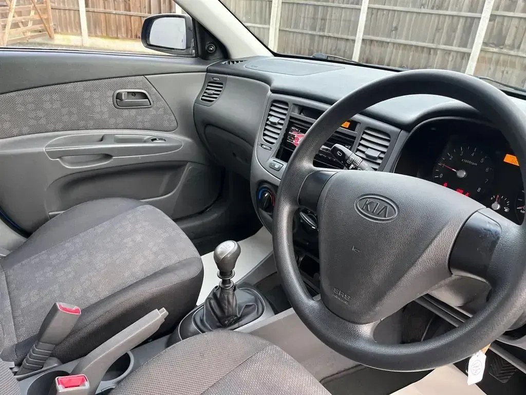 Used Kia Rio 95 HP (69 kW) 2009 Blue Hatchback
