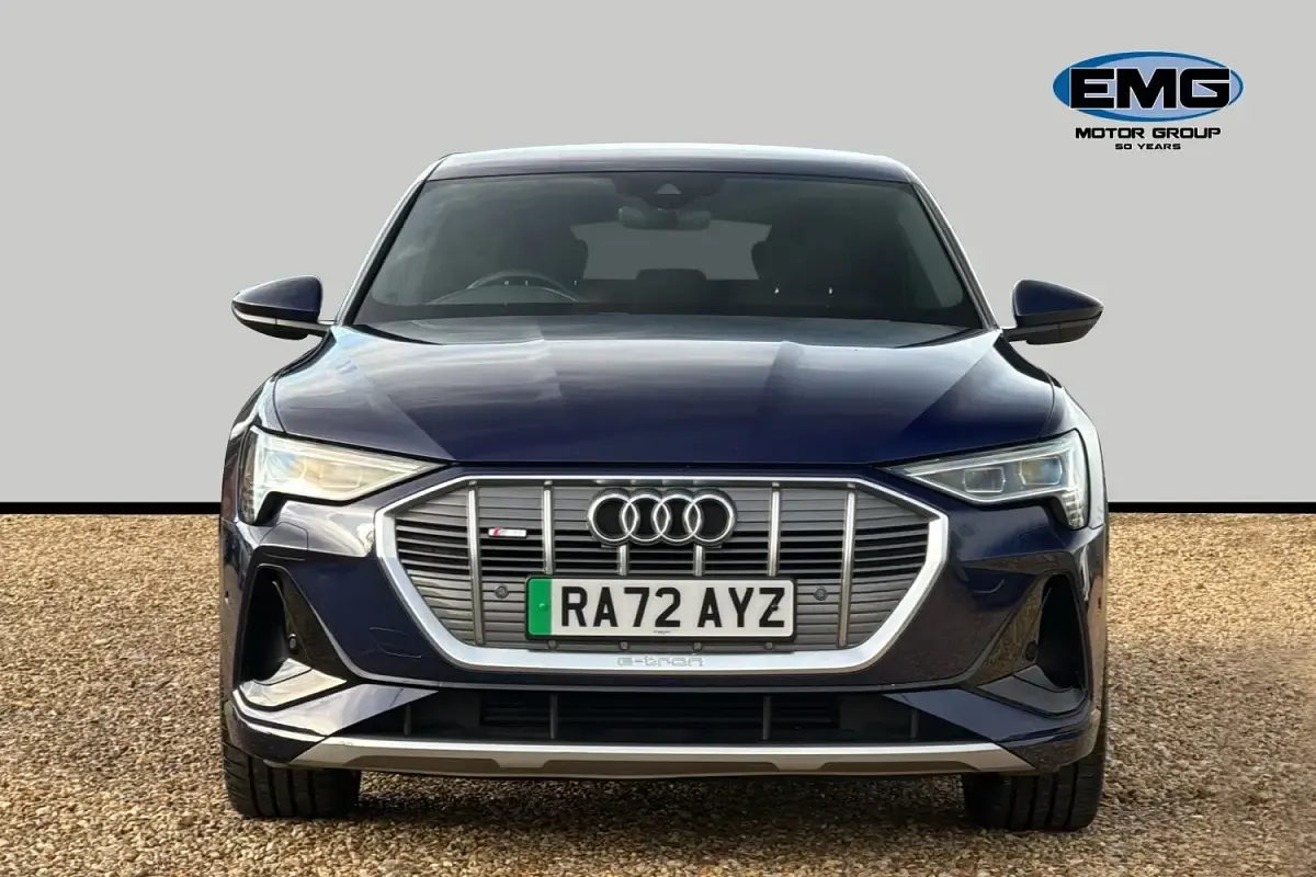 Usado Audi e-tron S-Line 230 kW (313 HP) 2023 Azul SUV