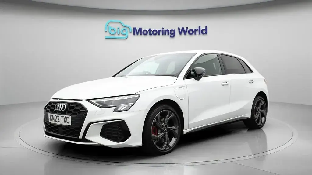 Used Audi A3 Sportback Competition 204 HP (150 kW) 2022 White Hatchback