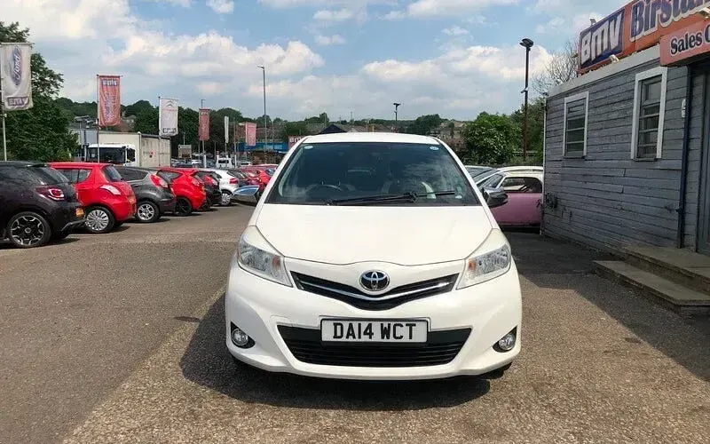 Używany Toyota Yaris Trend 101 KM (74 kW) 2014 Hatchback