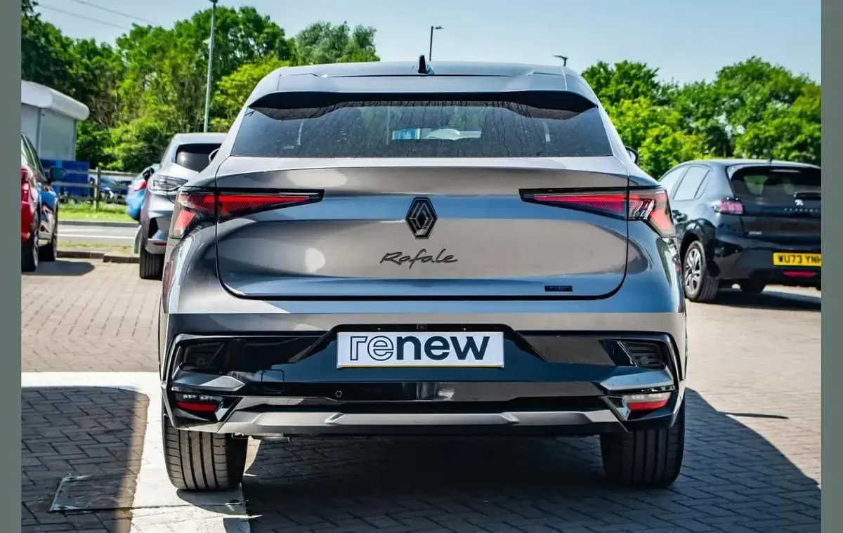 Used Renault Rafale Techno Esprit Alpine 196 HP (144 kW) 2026 Grey SUV