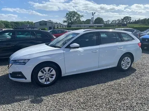 Begagnad Skoda Octavia SE Technology 2023 Vit Kombi