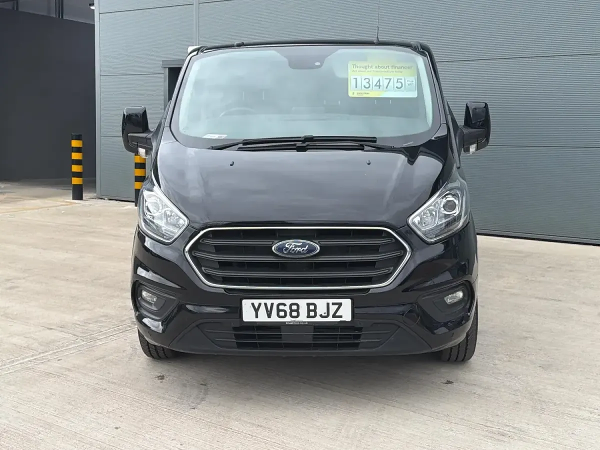 Used Ford Transit Custom Limited 130 HP (95 kW) 2018 Black Van