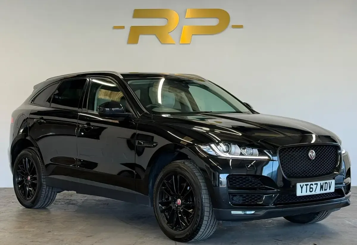 Used Jaguar F-Pace Portfolio 250 HP (183 kW) 2017 Black SUV