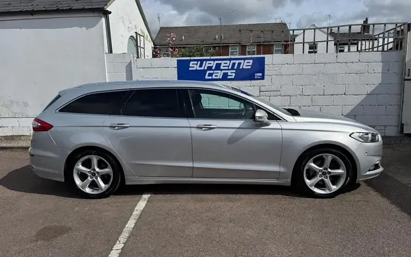 Used Ford Mondeo Titanium 179 HP (131 kW) 2016 Silver Estate