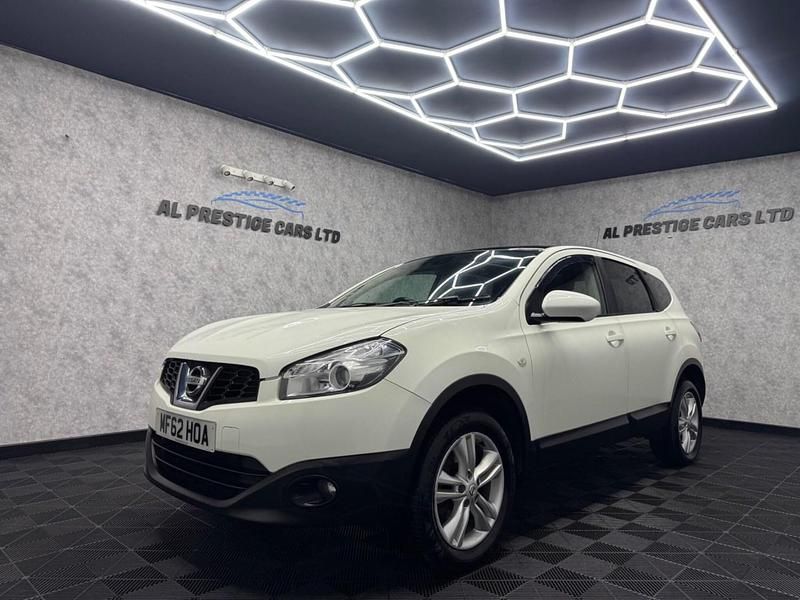 White Used 2012 Nissan Qashqai +2 Acenta SUV | £2,499 (Fair price) - Image 1/4