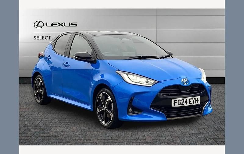 Used Toyota Yaris Hybrid Edition 128 HP (94 kW) 2024 Blue Hatchback
