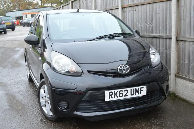 Black Used 2012 Toyota Aygo Hatchback | £3,949 (Fair price) - Image 1/4