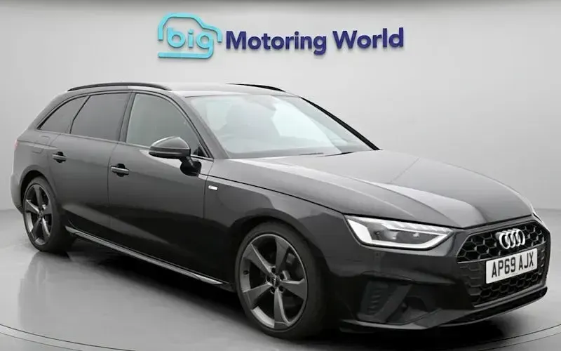 Usado Audi A4 Black Edition 190 HP (139 kW) 2019 Carrinha
