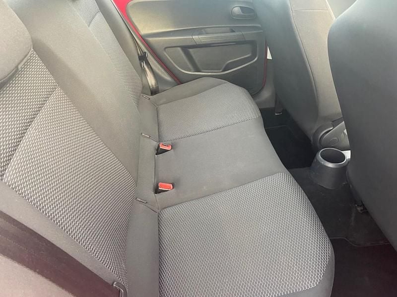 Usado Seat Mii 60 CV (44 kW) 2015 Rojo Utilitario