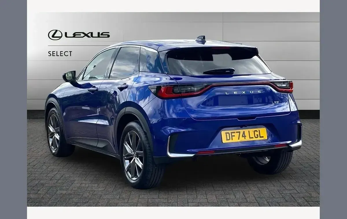 Used Lexus LBX 136 HP (100 kW) 2024 Blue SUV