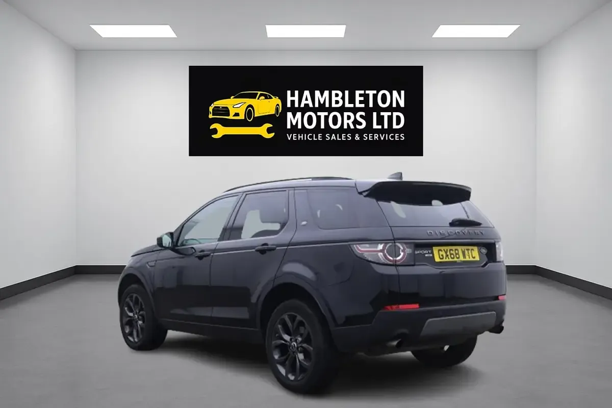 Used Land Rover Discovery 5 Landmark 180 HP (132 kW) 2018 Black SUV