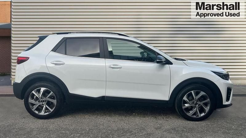 Used Kia Stonic GT-Line 99 HP (72 kW) 2024 White SUV