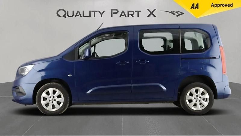 Used Vauxhall Combo S 100 HP (73 kW) 2020 Blue MPV