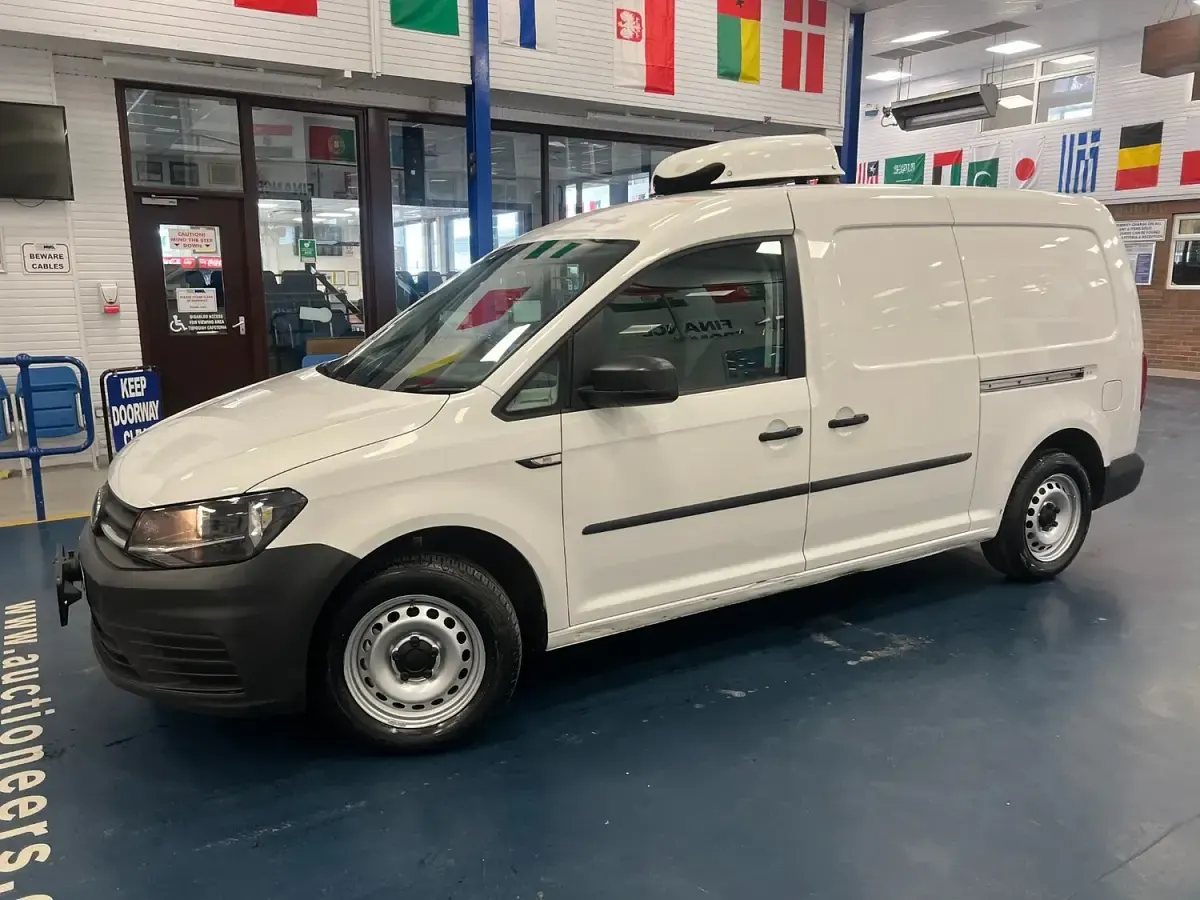 Used VW Caddy Maxi Startline 102 HP (75 kW) 2020 White MPV