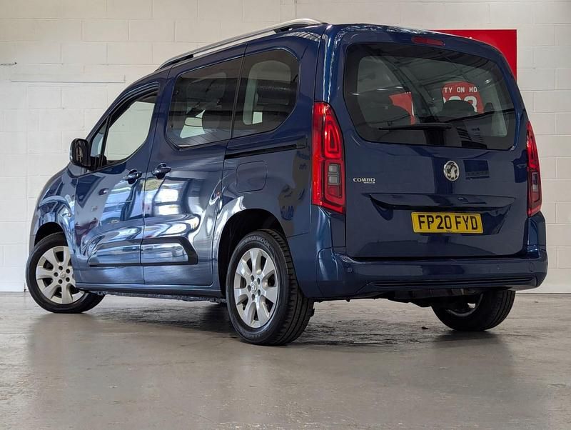 Used Vauxhall Combo S 110 HP (80 kW) 2020 Night blue MPV