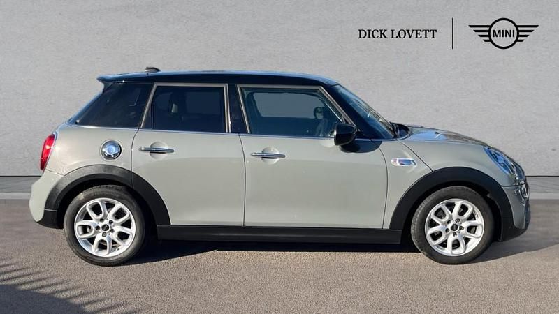 Used Mini Cooper S Classic 189 HP (139 kW) 2020 Moonwalk grey Hatchback