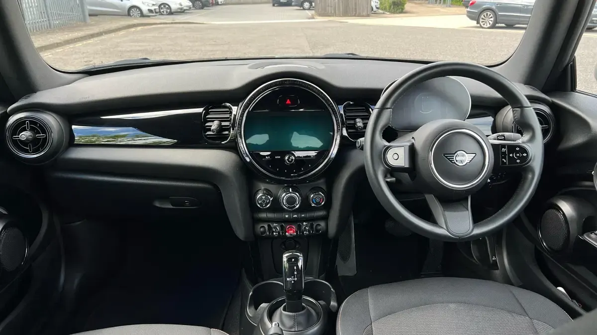 Used Mini Cooper Classic 134 HP (98 kW) 2022 Grey Hatchback
