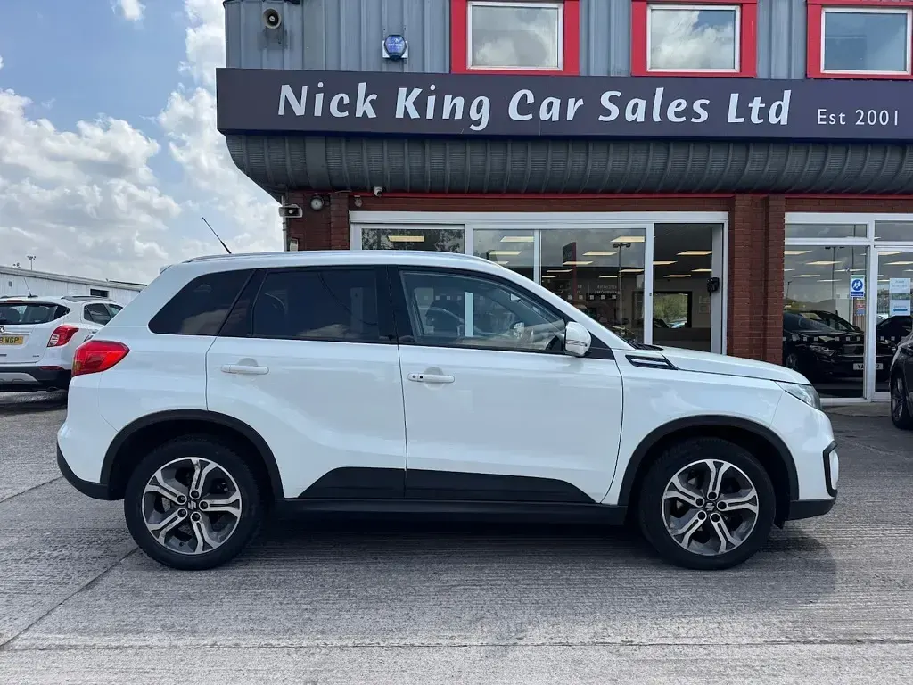 Used Suzuki Vitara SZ5 120 HP (88 kW) 2017 Superior white SUV