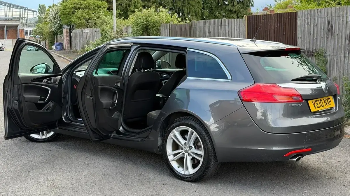 Używany Vauxhall Insignia SRi 160 KM (117 kW) 2010 Szary Kombi