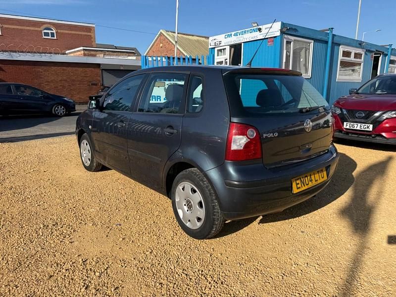 Used VW Polo S 64 HP (47 kW) 2004 Grey Hatchback