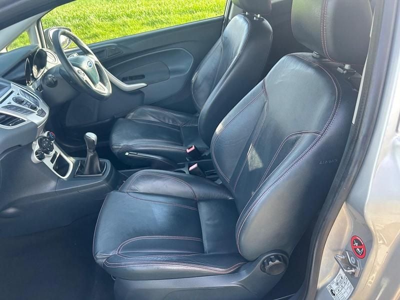 Used Ford Fiesta Zetec 2009 Silver Hatchback