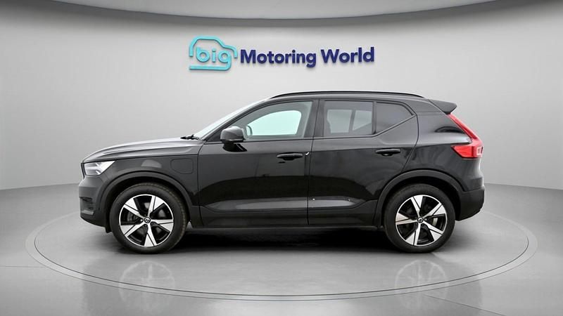 Used Volvo XC40 R-Design 2022 Black SUV