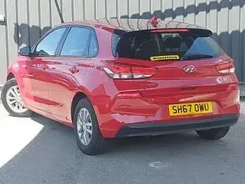 Used Hyundai i30 120 HP (88 kW) 2017 Red Hatchback