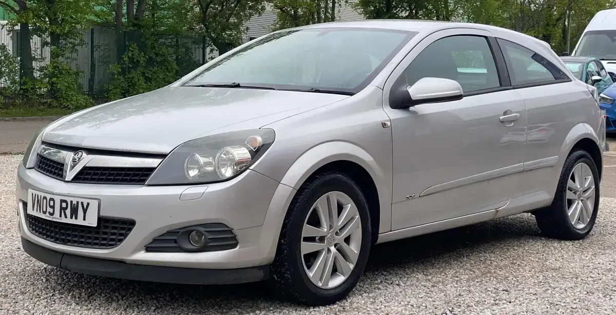 Used Vauxhall Astra Sport 115 HP (84 kW) 2009 Silver Hatchback