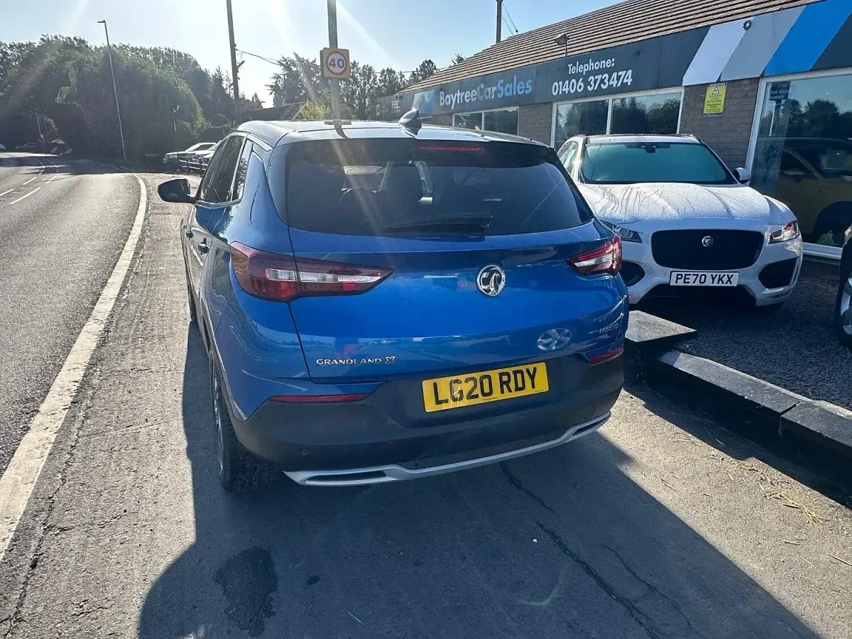 Used Vauxhall Grandland X SRi 130 HP (95 kW) 2020 Blue SUV