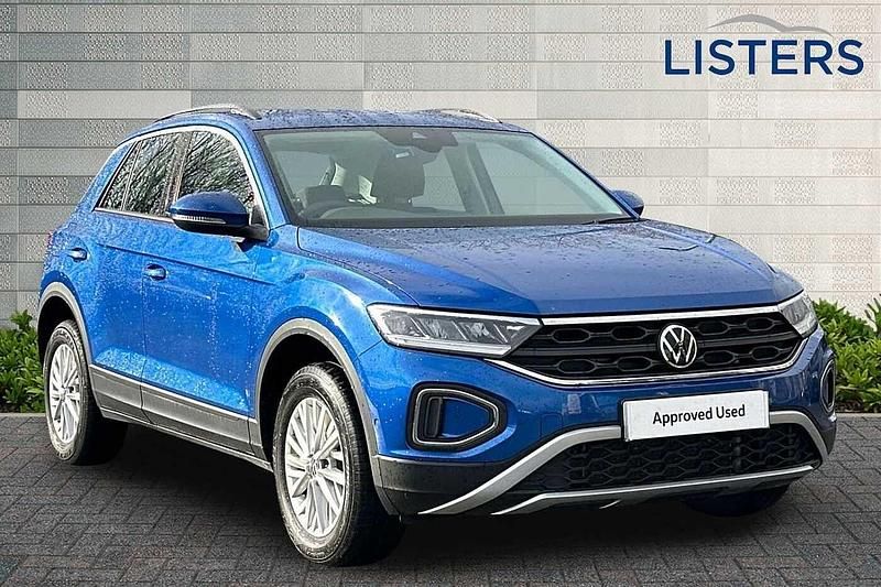 Used VW T-Roc Life 150 HP (110 kW) 2024 Blue SUV