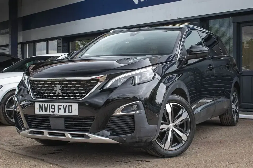 Second-hand Peugeot 5008 GT-line 130 CP (95 kW) 2019 Negru SUV