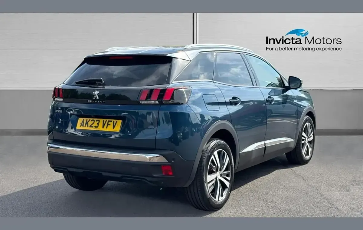 Used Peugeot 3008 Allure+ 131 HP (96 kW) 2023 Celebes blue metallic SUV