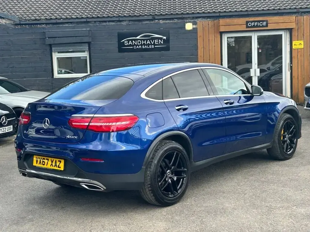 Usado Mercedes GLC250 AMG line 2017 Azul Coupé