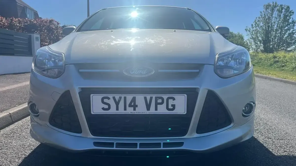 Used Ford Focus Zetec 125 HP (91 kW) 2014 Silver Hatchback