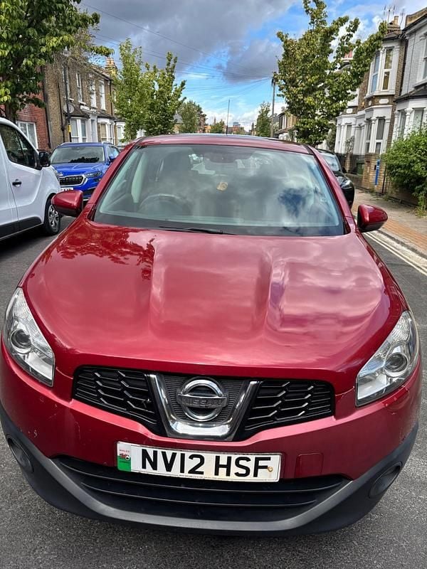 Red Used 2012 Nissan Qashqai Acenta SUV | £1,599 (Fair price) - Image 1/4