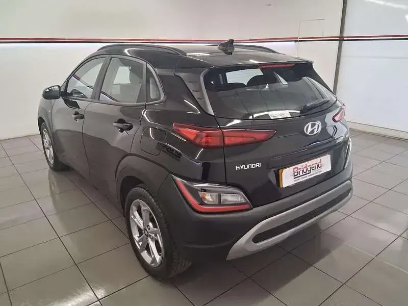 Second-hand Hyundai Kona SE 120 CP (88 kW) 2023 Negru SUV