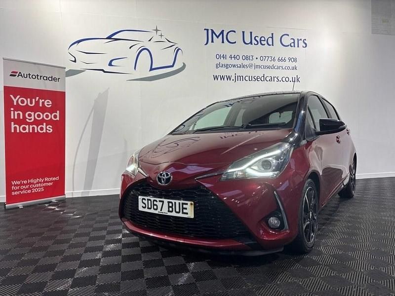 Used Toyota Yaris 111 HP (81 kW) 2017 Red Hatchback