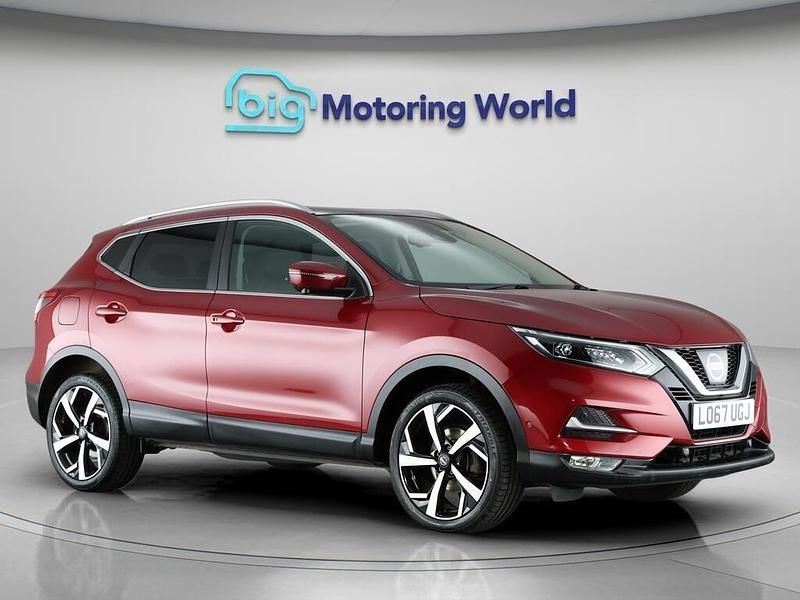 Red Used 2017 Nissan Qashqai Tekna SUV | £9,500 (Fair price) - Image 1/4