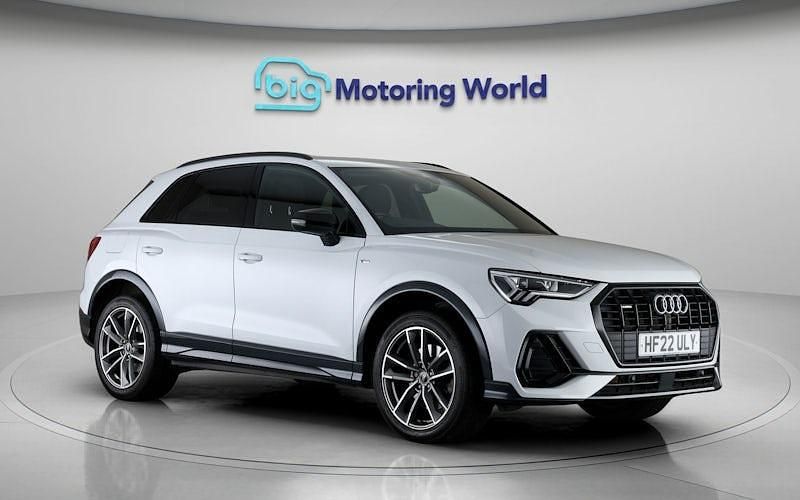 Begagnad Audi Q3 Black Edition 190 HK (139 kW) 2022 Vit SUV