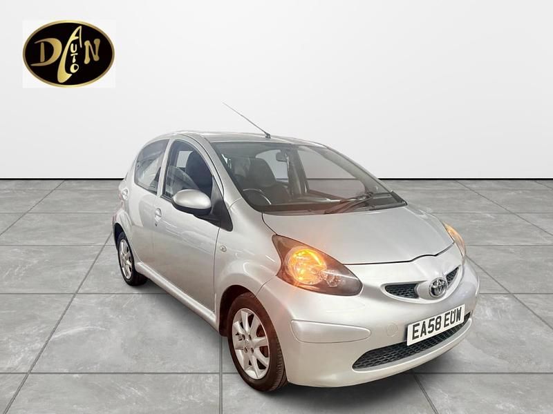 Silver Used 2008 Toyota Aygo Platinum Hatchback | £3,795 (Fair price) - Image 1/4