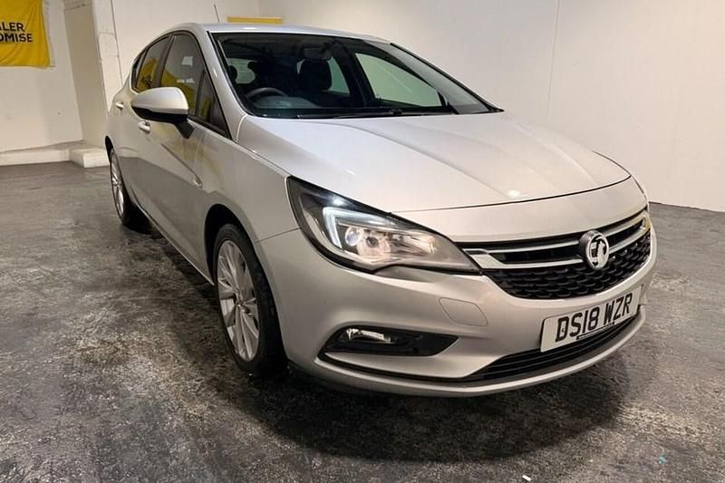 Silver Used 2018 Vauxhall Astra Design Edition Hatchback | £6,790 (Good price) - Image 1/1