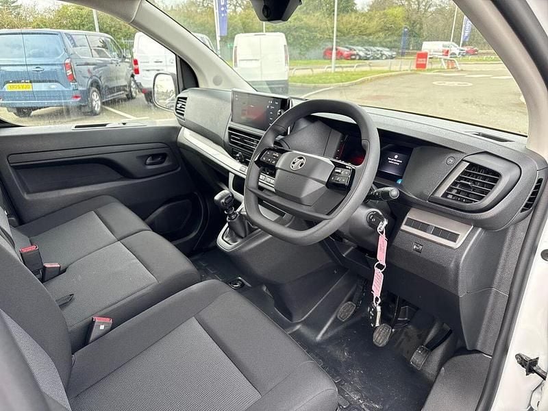 New Vauxhall Vivaro 143 HP (105 kW) 2025 White MPV